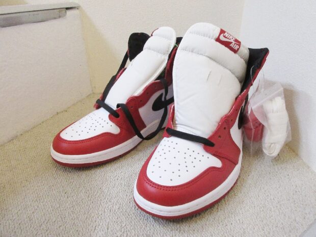 ナイキ NIKE AIR JORDAN 1 RETRO HIGH OG CHICAGO エアジョーダン1 レトロ ハイ オリジナル シカゴ 555088-101 スニーカー