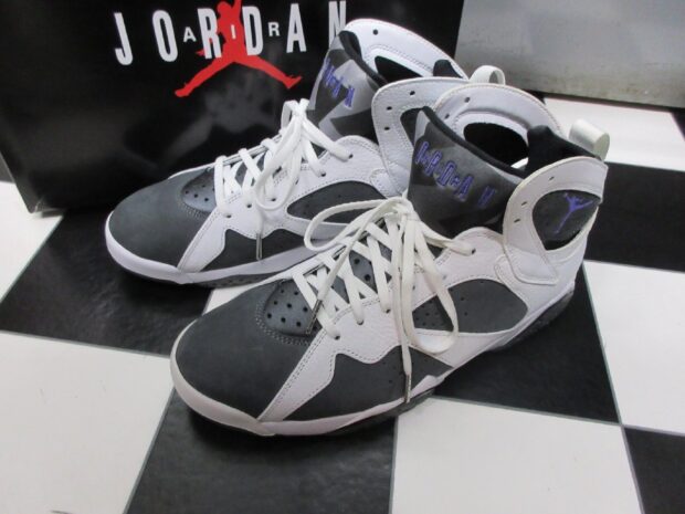 ナイキNIKE AIR JORDAN 7 RETRO FLINT CU9307-100 スニーカー　